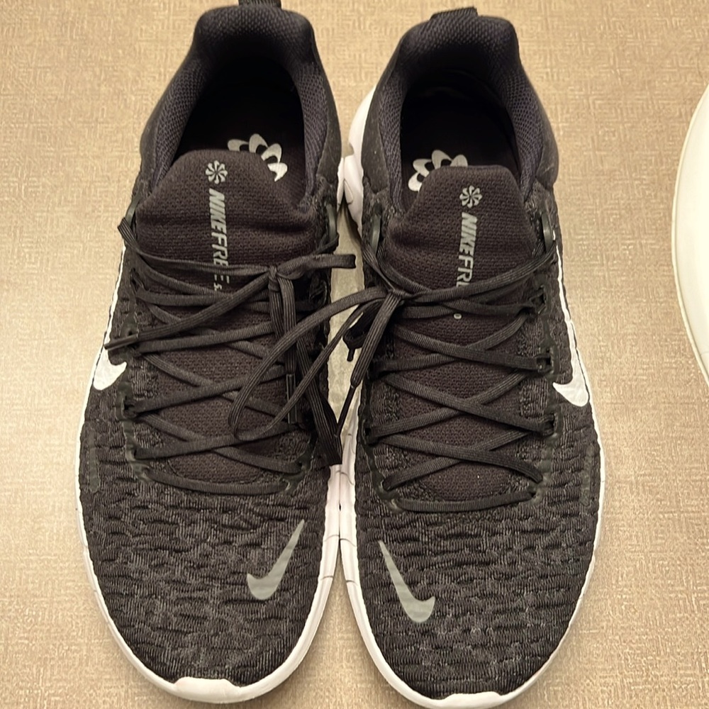 Nike Free 5.0  Black/White Men’s size 7.5